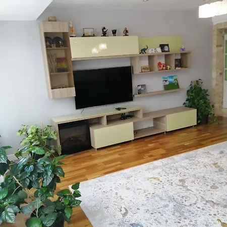 Sidef Mamaia Nord Se Inchiriaza Integral *